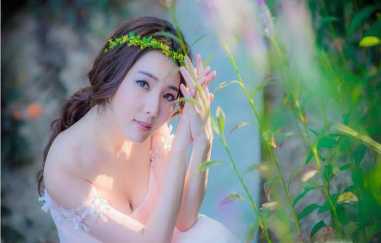 白雪在社区活动中的演讲